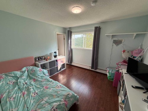 106 West River Road, Hinton, AB - Indoor Photo Showing Bedroom
