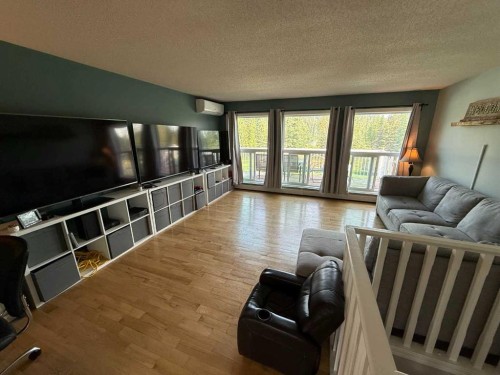 106 West River Road, Hinton, AB - Indoor Photo Showing Living Room