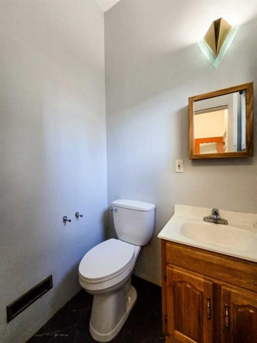 4006 4 Avenue, Edson, AB - Indoor Photo Showing Bathroom