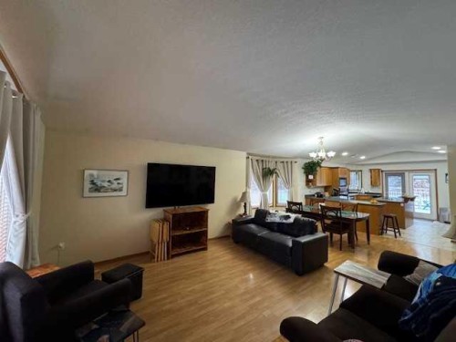 6336 15 Avenue South, Edson, AB - Indoor Photo Showing Living Room