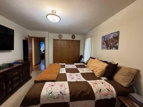 6336 15 Avenue South, Edson, AB - Indoor Photo Showing Bedroom