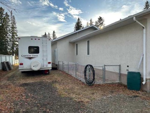 6336 15 Avenue South, Edson, AB - Outdoor