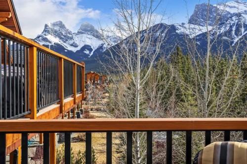 7 Creekside Mews, Canmore, AB - Outdoor