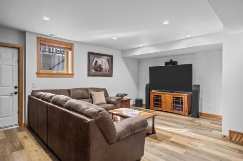 7 Creekside Mews, Canmore, AB - Indoor Photo Showing Living Room