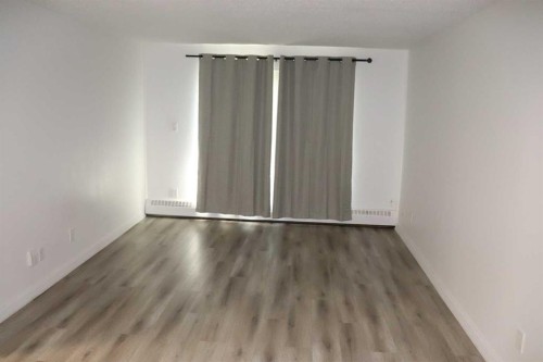 201A-5611 10 Avenue, Edson, AB - Indoor Photo Showing Other Room