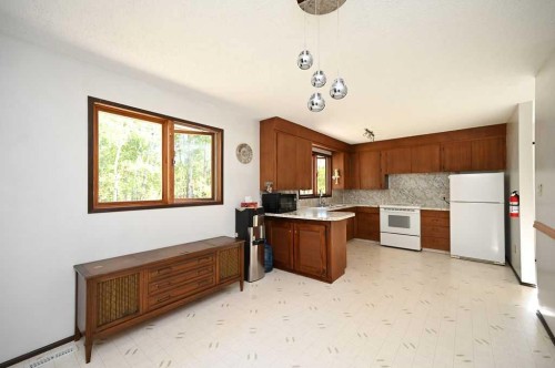 640052 Range Road 233, Rural Athabasca County, AB - Indoor Photo Showing Kitchen