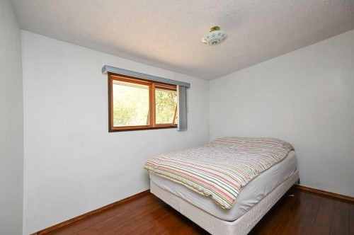640052 Range Road 233, Rural Athabasca County, AB - Indoor Photo Showing Bedroom