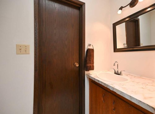 640052 Range Road 233, Rural Athabasca County, AB - Indoor Photo Showing Bathroom