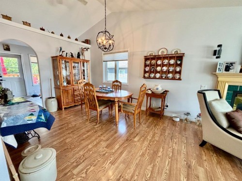 106 Borys Place, Hinton, AB - Indoor Photo Showing Dining Room