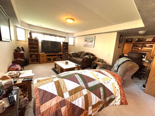 106 Borys Place, Hinton, AB - Indoor Photo Showing Other Room