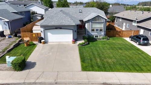 106 Borys Place, Hinton, AB - Outdoor
