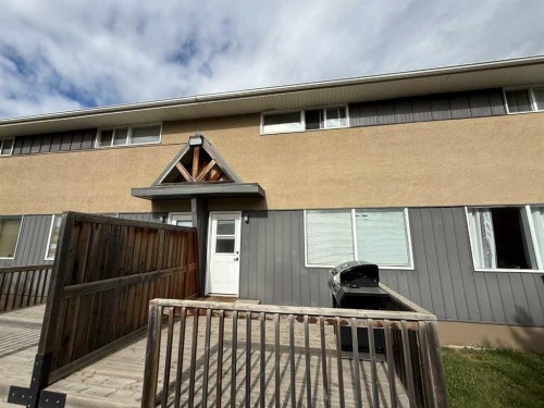 43-114 Hardisty Avenue  Hinton, AB T7V 1B5