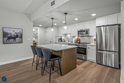 1217-200 2 Avenue, Dead Man'S Flats, AB - Indoor Photo Showing Kitchen With Upgraded Kitchen