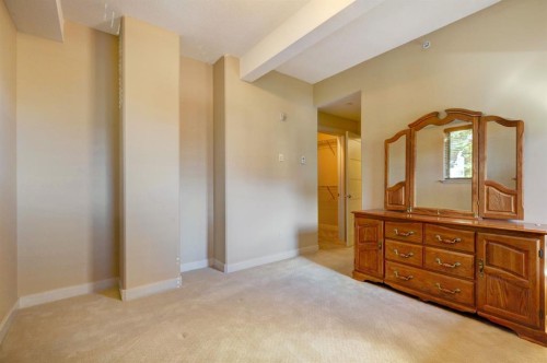 203-901 8Th Avenue, Canmore, AB - Indoor Photo Showing Other Room