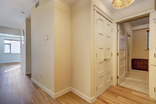 203-901 8Th Avenue, Canmore, AB - Indoor Photo Showing Other Room