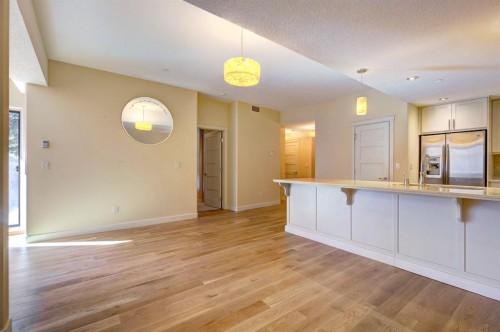203-901 8Th Avenue, Canmore, AB - Indoor Photo Showing Kitchen