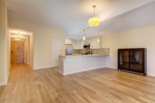 203-901 8Th Avenue, Canmore, AB - Indoor Photo Showing Kitchen