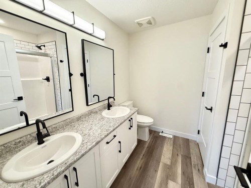 328B Boutin Avenue, Hinton, AB - Indoor Photo Showing Bathroom