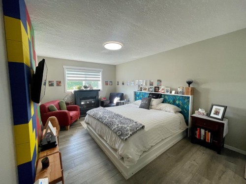 5108 18 Avenue, Edson, AB - Indoor Photo Showing Bedroom