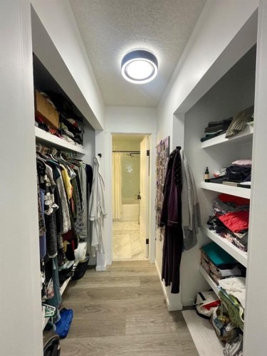 5108 18 Avenue, Edson, AB - Indoor With Storage