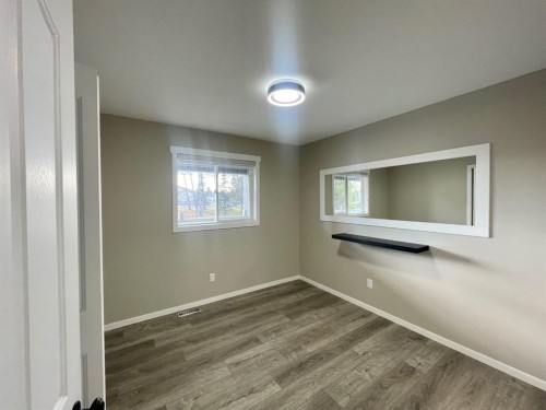 5108 18 Avenue, Edson, AB - Indoor Photo Showing Other Room