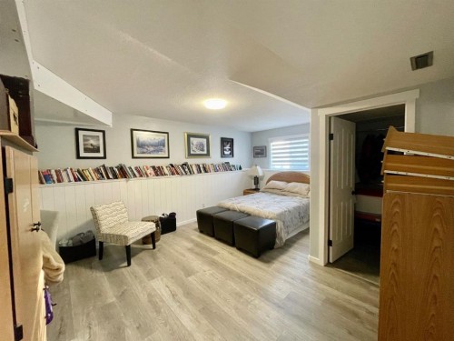 5108 18 Avenue, Edson, AB - Indoor Photo Showing Bedroom