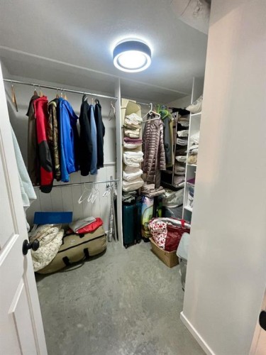 5108 18 Avenue, Edson, AB - Indoor With Storage