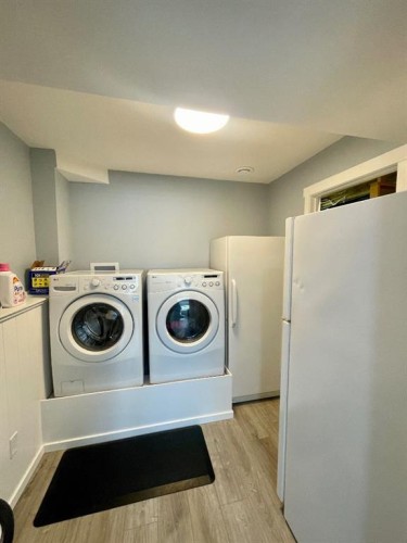 5108 18 Avenue, Edson, AB - Indoor Photo Showing Laundry Room