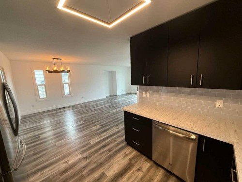 117 Plante Cove, Hinton, AB - Indoor Photo Showing Kitchen