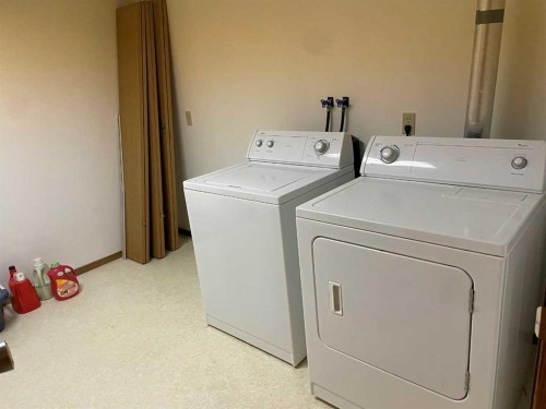 5 Hillside Crescent, Swan Hills, AB - Indoor Photo Showing Laundry Room