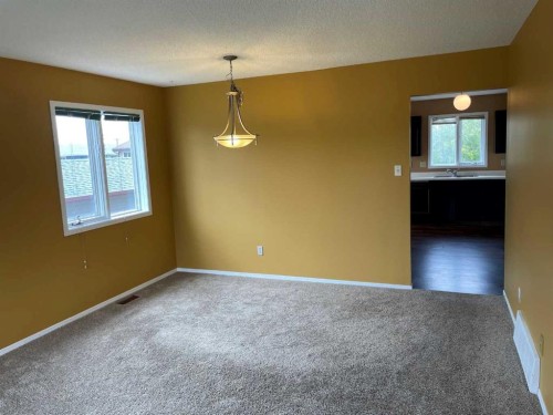 5 Hillside Crescent, Swan Hills, AB - Indoor Photo Showing Other Room