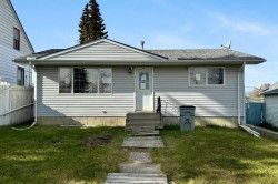 4806 51 Street  Mayerthorpe, AB T0E 1N0