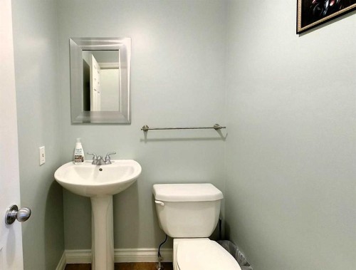 6138 11 Avenue, Edson, AB - Indoor Photo Showing Bathroom