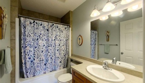 6138 11 Avenue, Edson, AB - Indoor Photo Showing Bathroom