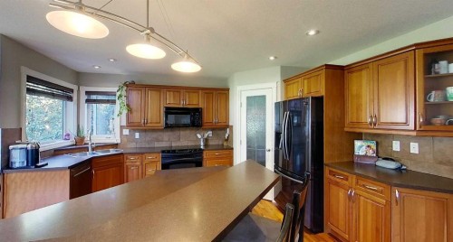 6138 11 Avenue, Edson, AB - Indoor Photo Showing Kitchen With Double Sink