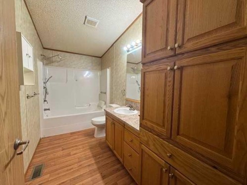 6620 5 Avenue, Edson, AB - Indoor Photo Showing Bathroom