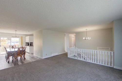 309 4 Street Ne, Slave Lake, AB - Indoor