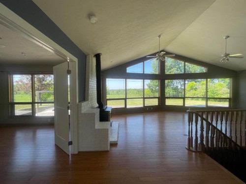 6701 15 Avenue, Edson, AB - Indoor Photo Showing Other Room