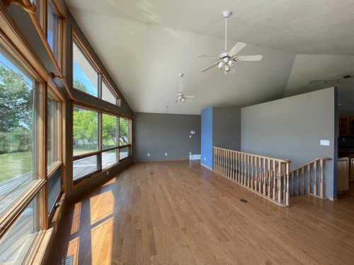 6701 15 Avenue, Edson, AB - Indoor Photo Showing Other Room