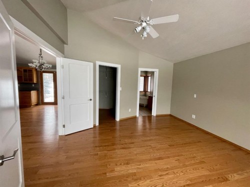 6701 15 Avenue, Edson, AB - Indoor Photo Showing Other Room