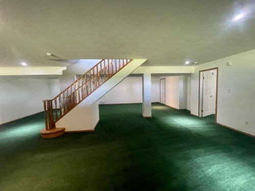 6701 15 Avenue, Edson, AB - Indoor Photo Showing Other Room