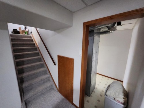 300 Hammond Drive, Fox Creek, AB - Indoor Photo Showing Other Room