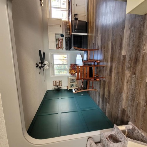 300 Hammond Drive, Fox Creek, AB - Indoor Photo Showing Other Room