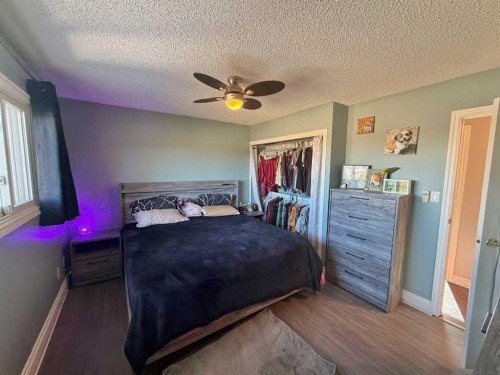 126 Maligne Drive, Hinton, AB - Indoor Photo Showing Bedroom