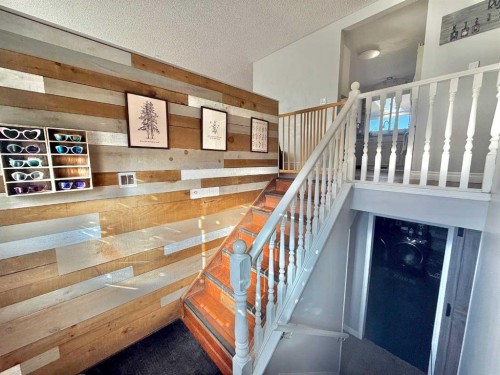 126 Maligne Drive, Hinton, AB - Indoor Photo Showing Other Room