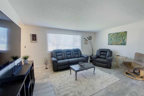 1014 10 Street, Smith, AB - Indoor Photo Showing Living Room