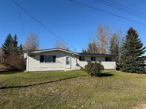 1014 10 Street, Smith, AB - Outdoor