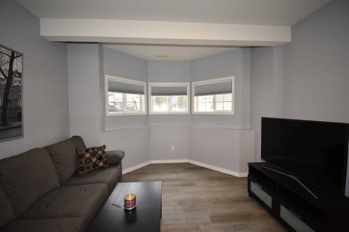 309 Eaton Drive, Hinton, AB - Indoor Photo Showing Living Room
