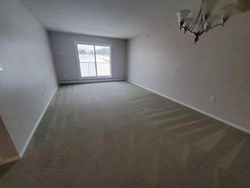 411-1615 41 Street, Edson, AB - Indoor Photo Showing Other Room