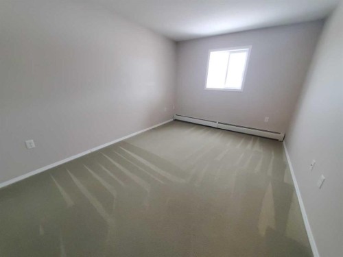 411-1615 41 Street, Edson, AB - Indoor Photo Showing Other Room